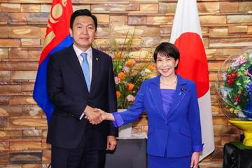 Prime Minister Sanae Takaichi and Mongolian Prime Minister Ochilar shake hands before their talks at the Prime Minister's Office